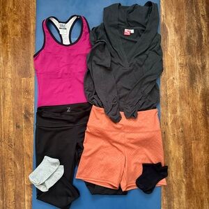 🦋 3/$15 ✨4 Piece Activewear Bundle✨